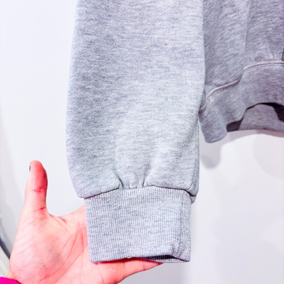 FOREVER21 Grey crewneck sweater - Picture 5 of 8